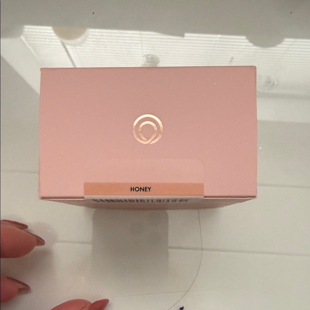 MONAT Perfecting Translucent Loose Powder - Pink - Picture 3 of 4